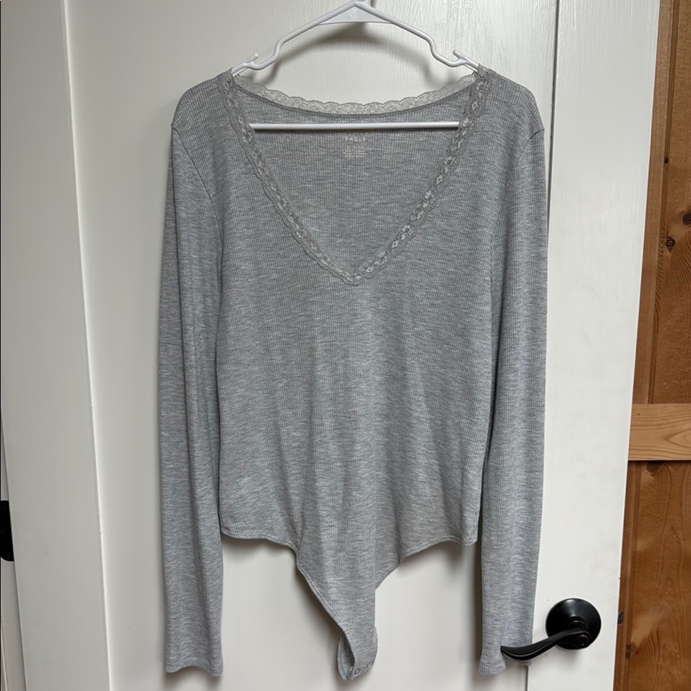 American Eagle. Gray V-Neck Women's bodysuit. Size XL